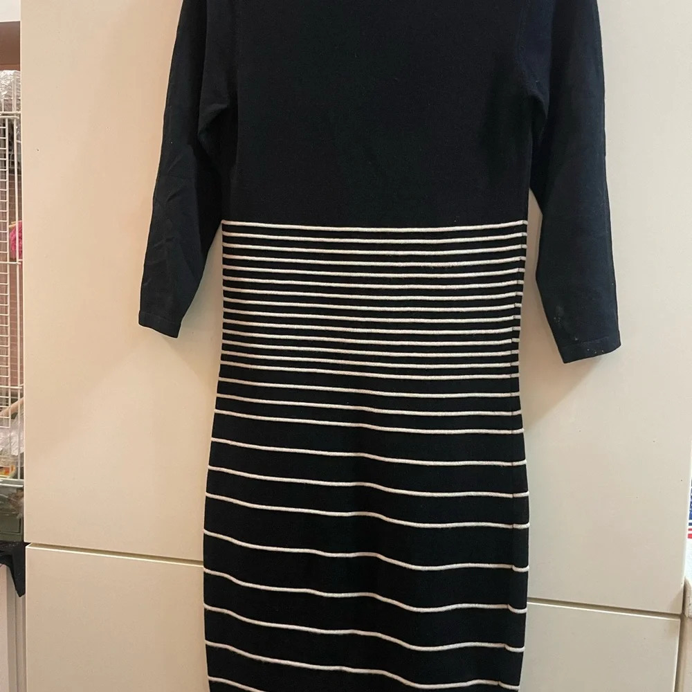Max Studio Women's Sweater winter midi Dress Black/ beige 3/4 Sleeves Sz XS - Picture 2 of 6